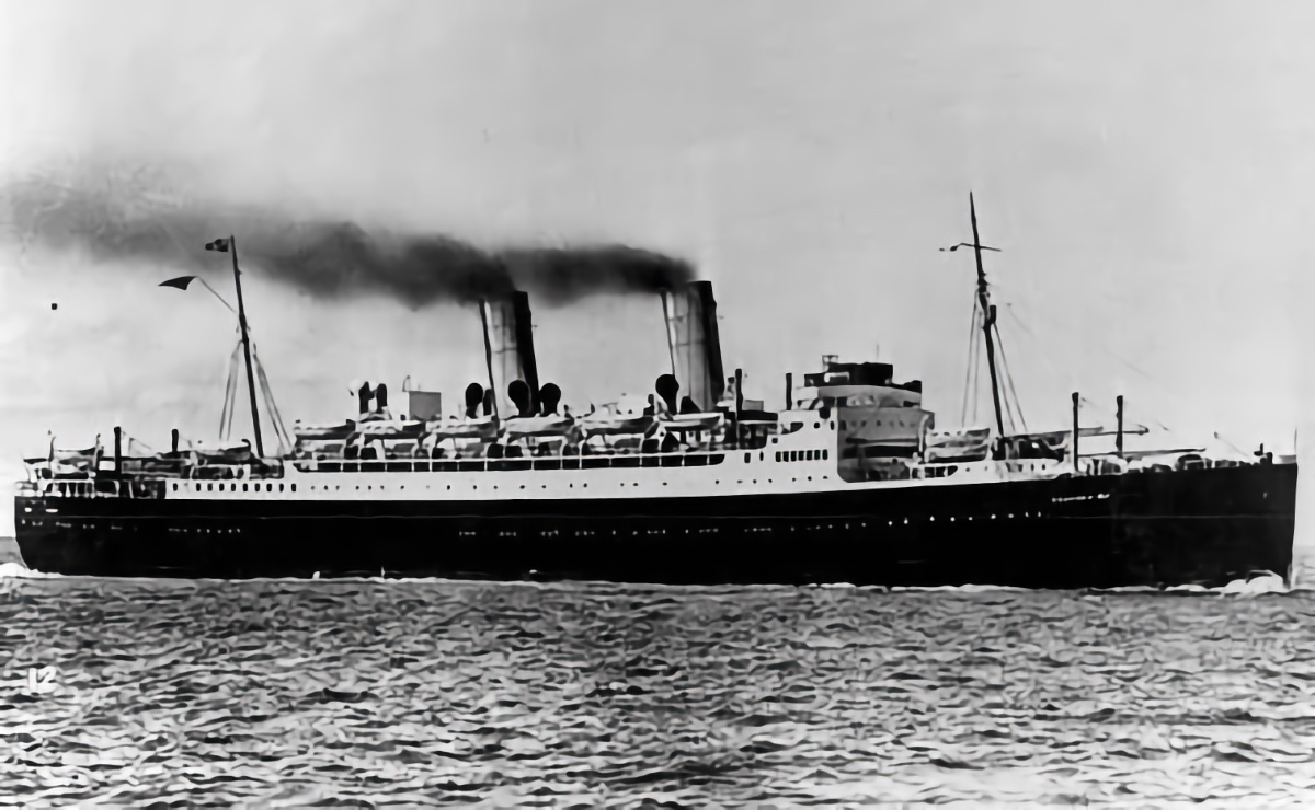 SS <i>Duchess of Atholl</i> (1928) was converted into a troop ship in 1939. It was torpedoed and sunk by a German U-boat on 10 October 1942. It is believed that Henrichsen was on-board this ship when he was torpedoed on his way from training in Rhodesia to the United Kingdom in October 1942.