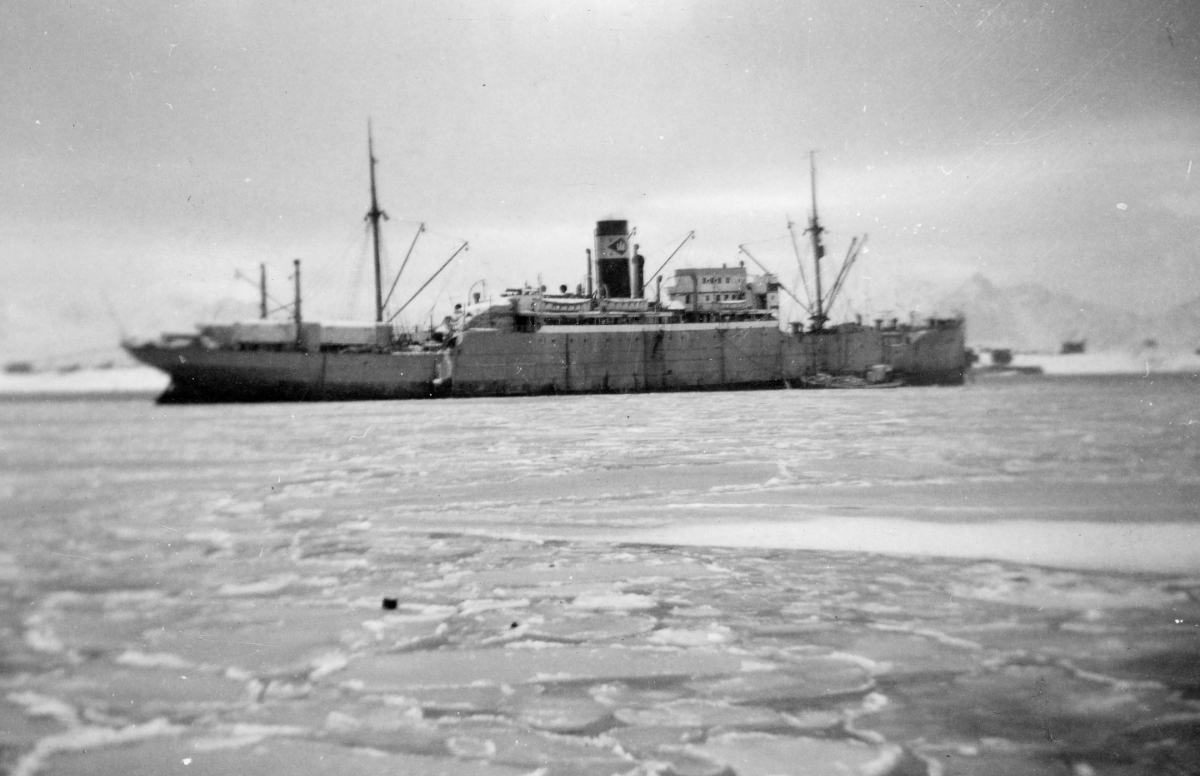 MS Hamburg at Svolvær in January 1941.