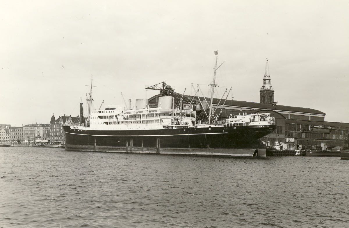 SS Europa in the harbour of Copenhagen before the war. Five men, who later volunteered for the Norwegian Air Forces in Canada worked on-board at the outbreak of war (MfS).