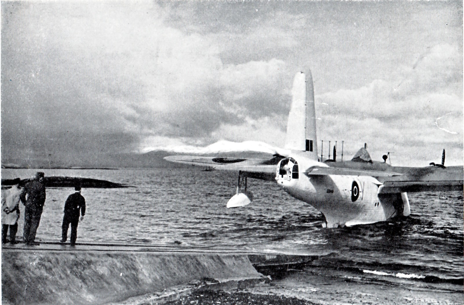 Egeberg served as groundcrew in 330 (N) Squadron at RAF Oban. The squadron had recently converted to Short Sunderland flying boats when Egeberg joined the squadron.