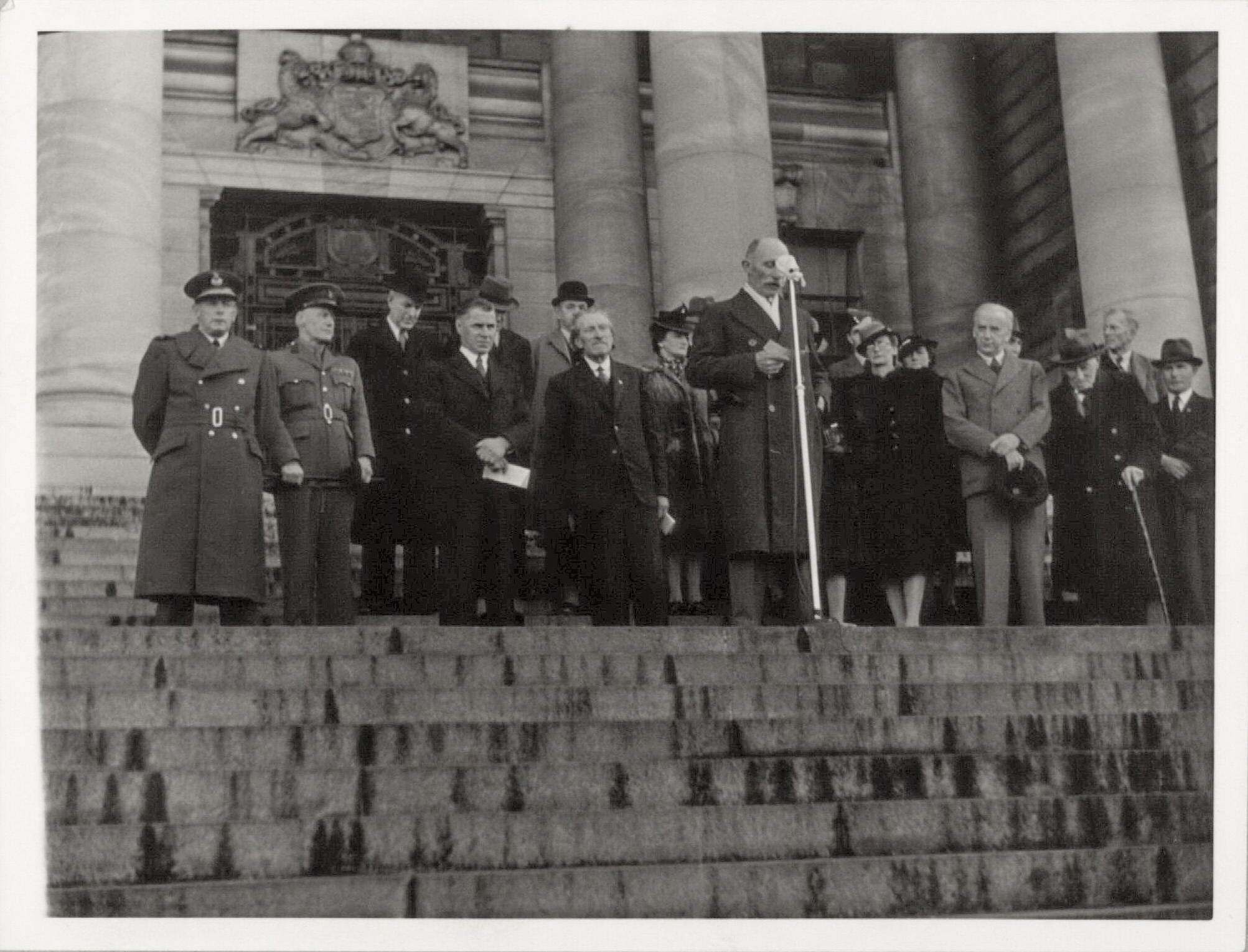 C. Langkilde presenting the ambulance in front of the Danish and New Zealand delegations at the ceremony, 10 October 1943 (The Royal Danish Library).