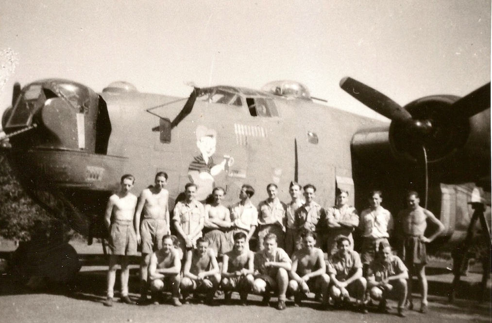 RAF personnel, presumably ground grew, in front of a Liberator VI at RAF Station Salbani (Danish Aviation Historical Society)