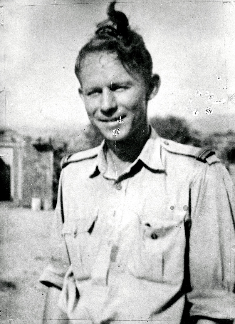 Keel in his Pilot Officer uniform. It is uncertain if the photo was taken in North Africa or in Burma (Museum of Danish Resistance)