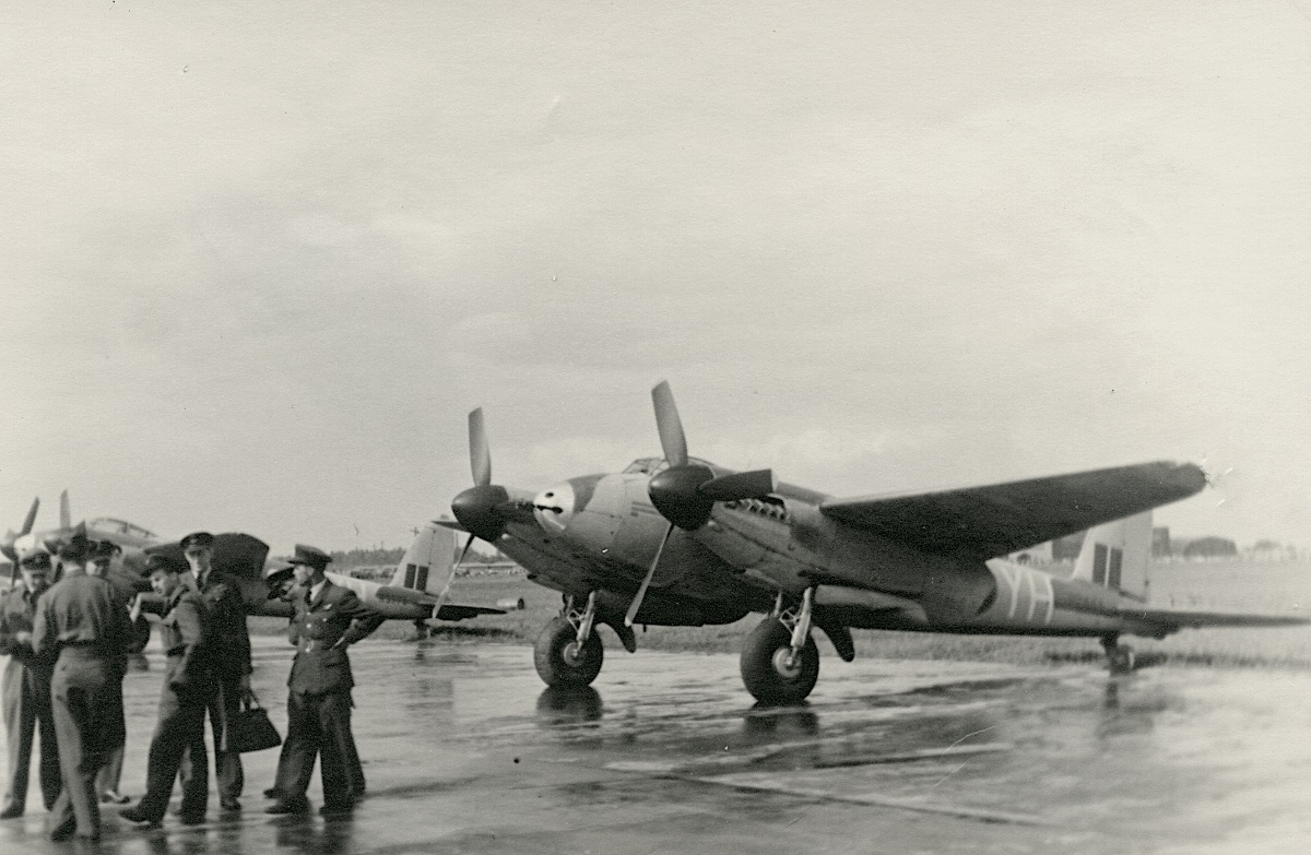 A 21 Sqn Mosquito FB VI—probably PZ444—in B.160 Copenhagen/Kastrup. The aircraft is similar to the one, in which Christmas Møller was a passenger. This and other Mosquitos were on Copenhagen on 1 July 1945 on the occasion of a RAF air show (Museum of Danish Resistance).