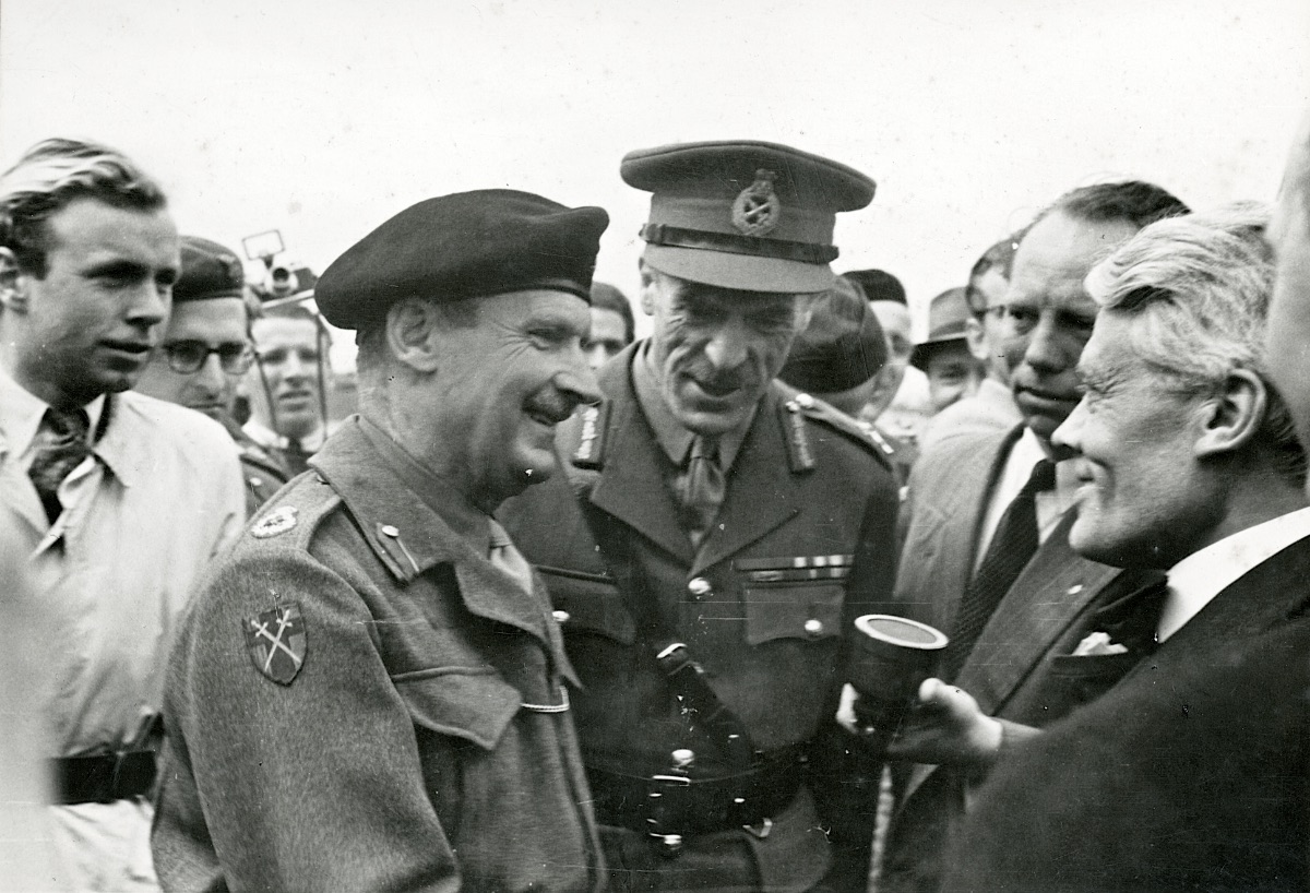 Christmas Møller (far right) greeting Montgomery on the latter’s arrival in Copenhagen/Kastrup on 12 May 1945. General Dewing and the Danish newsreporter Gunner ‘Nu’ Hansen are seen between the two (Museum of Danish Resistance).